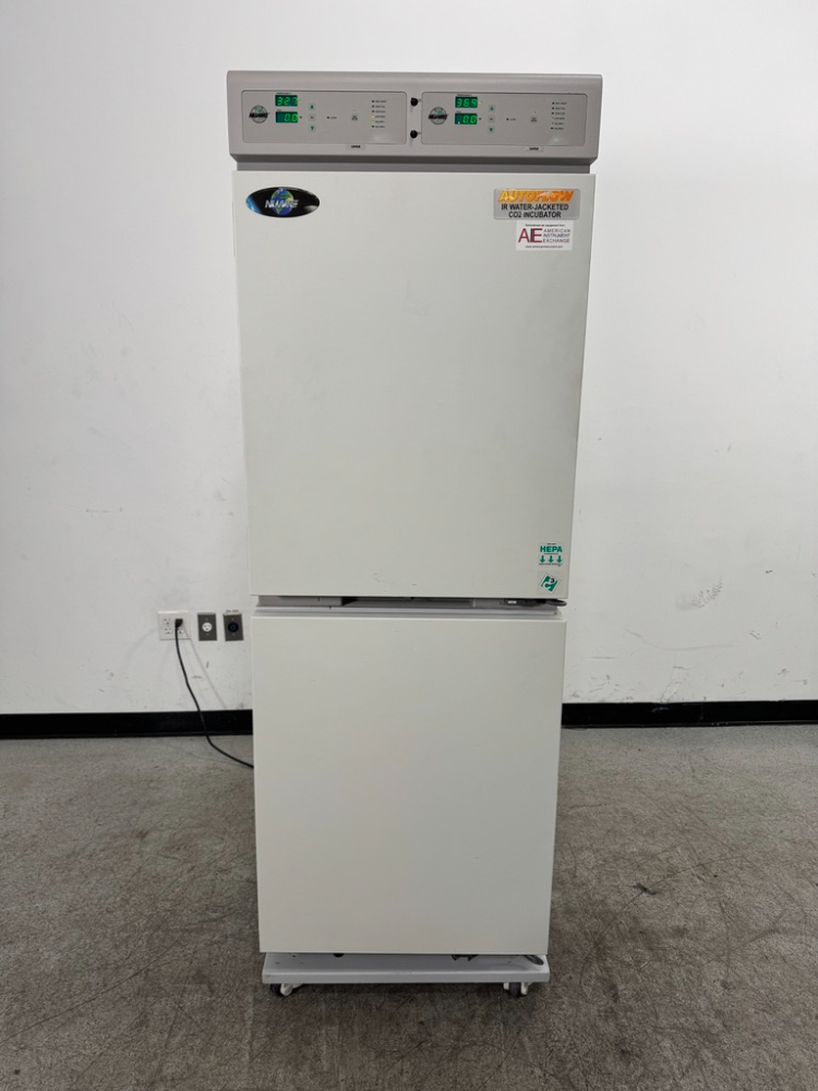 Image of Nuaire Autoflow IR Water-Jacketed CO2 Incubator